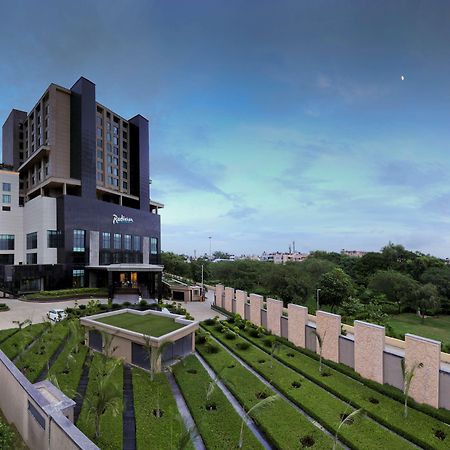 Radisson Blu Hotel New Delhi Paschim Vihar Exterior foto The Park, New Delhi