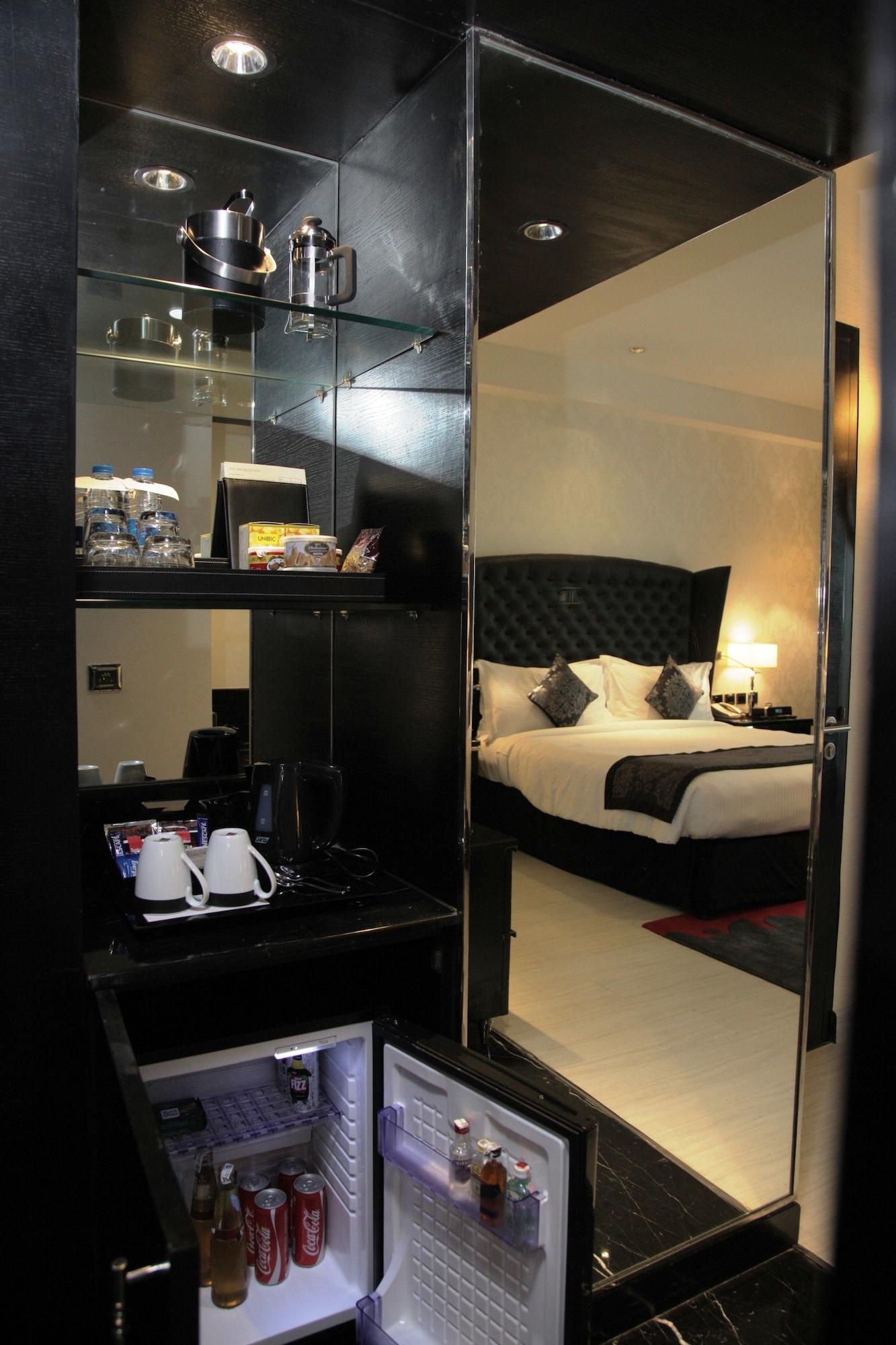 Radisson Blu Hotel New Delhi Paschim Vihar Exterior foto A room at the hotel