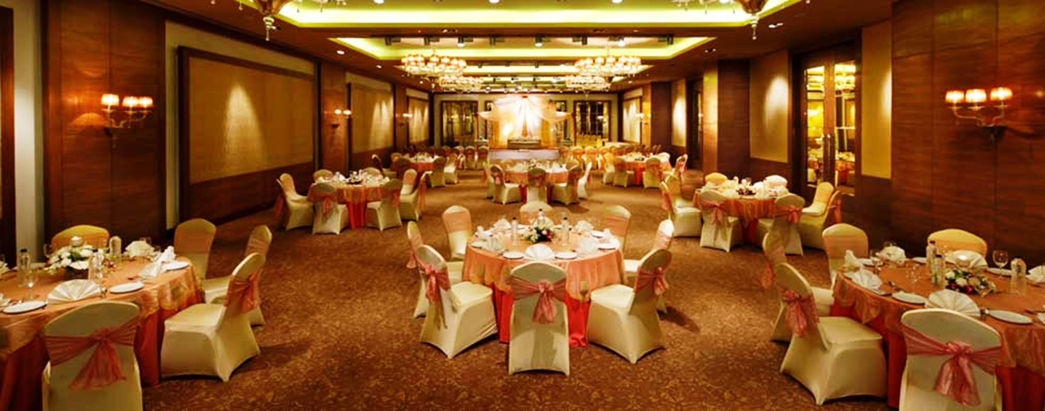Radisson Blu Hotel New Delhi Paschim Vihar Exterior foto A wedding reception