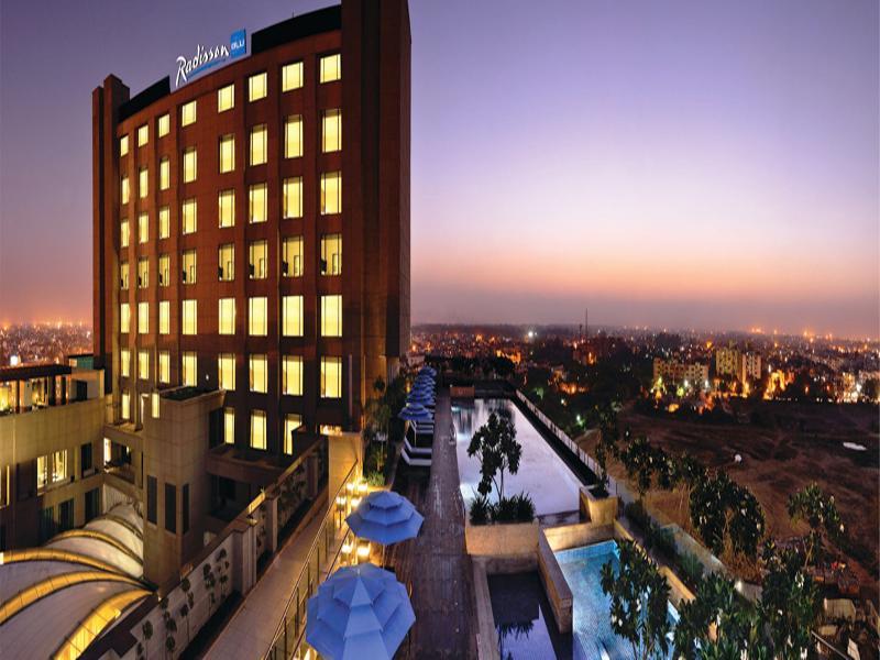 Radisson Blu Hotel New Delhi Paschim Vihar Exterior foto The Oberoi, Gurgaon
